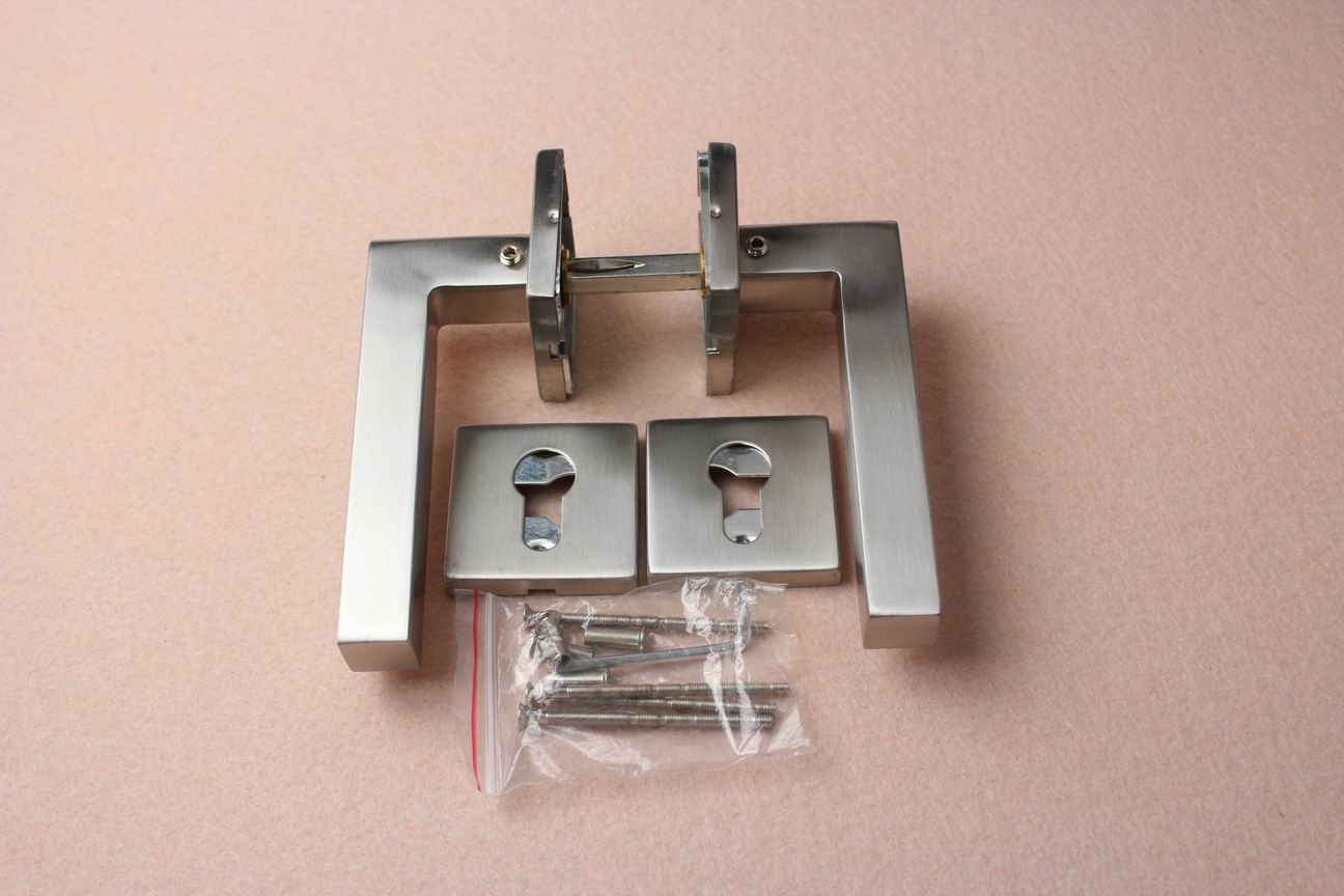 Made in China timber door lock,door lock types